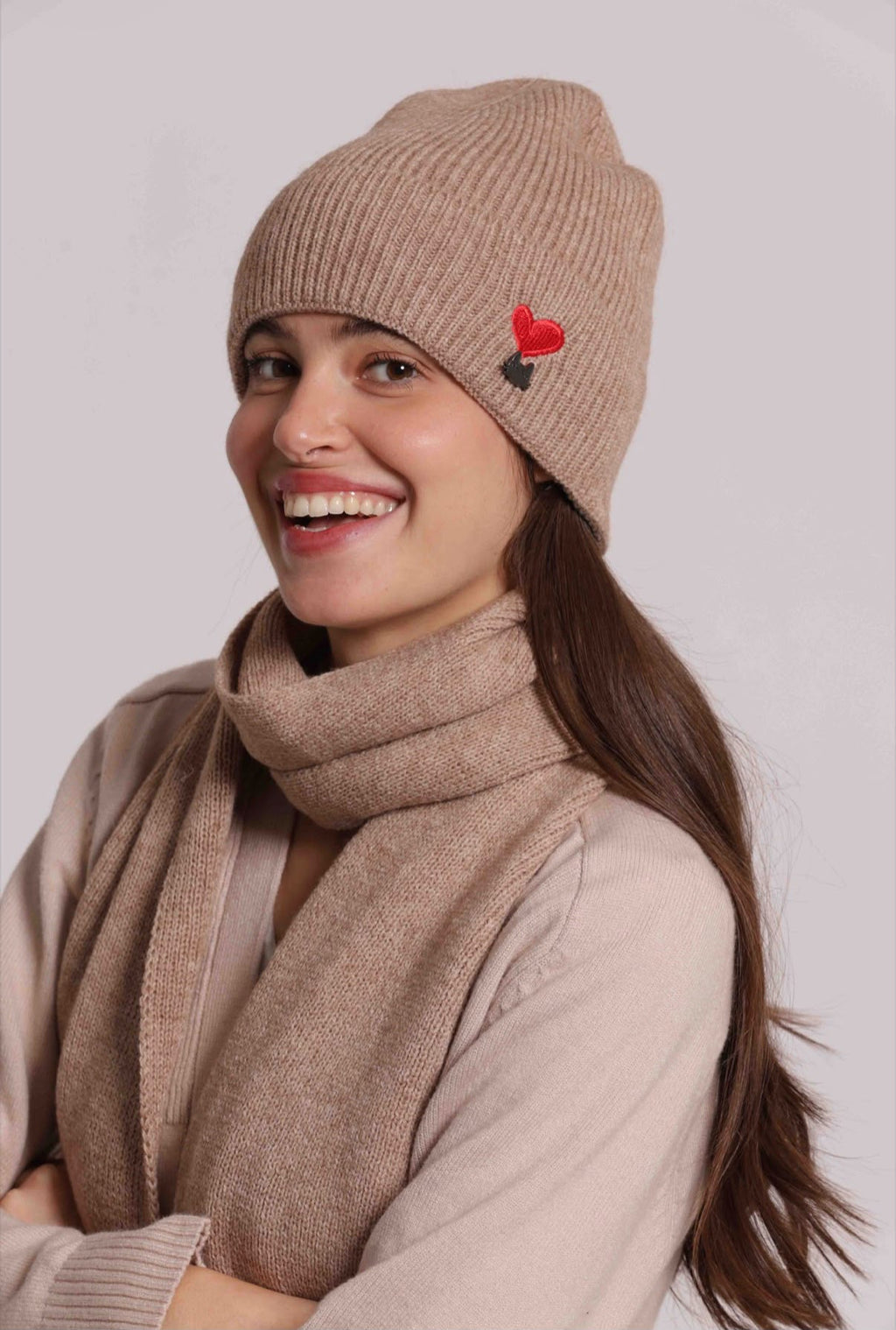 BERRETTO CON CUORE RICAMATO- completo con guanti e sciarpa nella categoria accessori