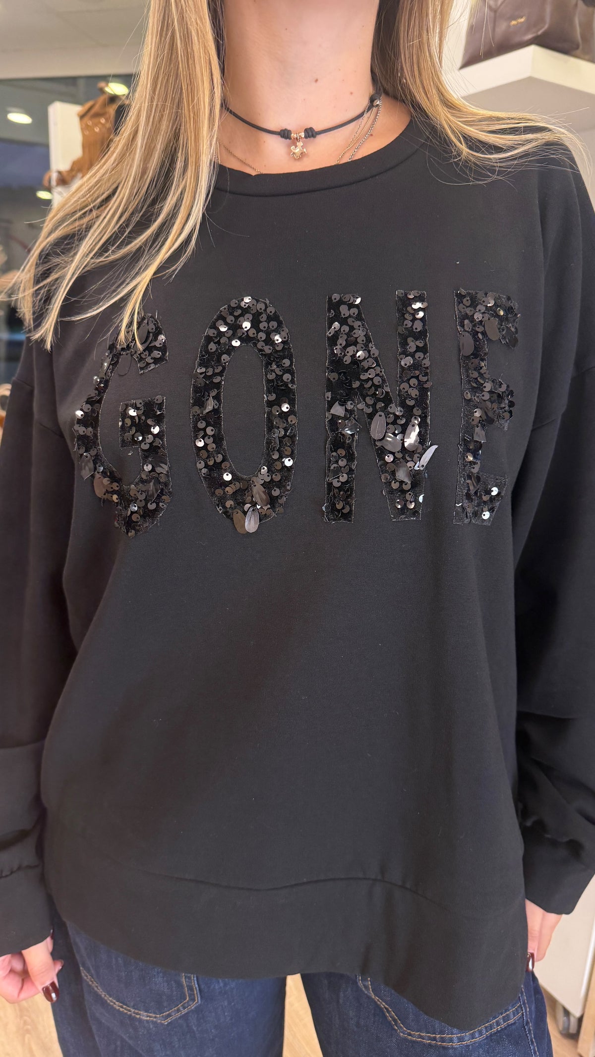 FELPA CON SCRITTA IN  PAILLETTES