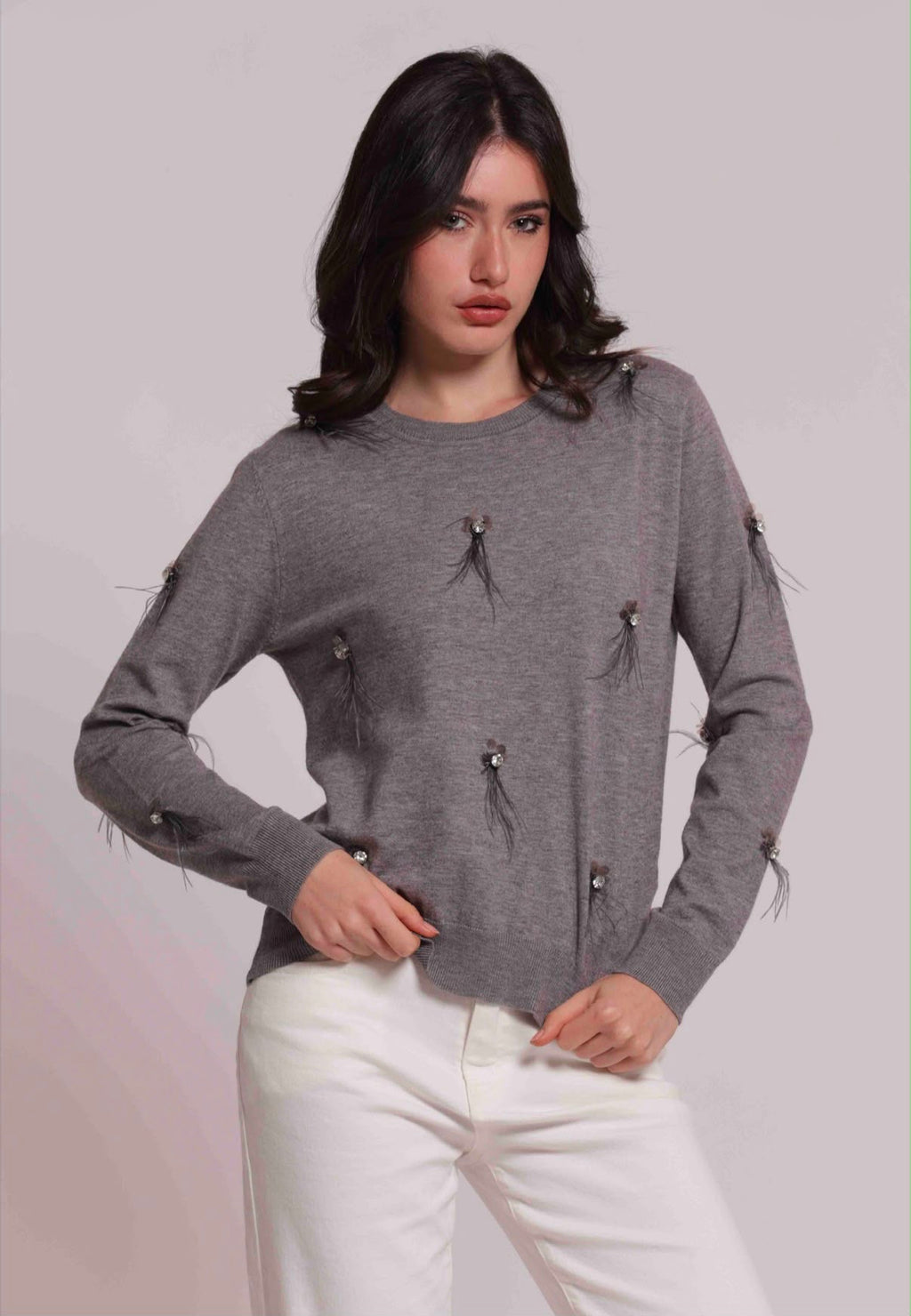 MAGLIA  SCOLLO TONDO CON PIUME E CASTONI- MIMI’ MUA’