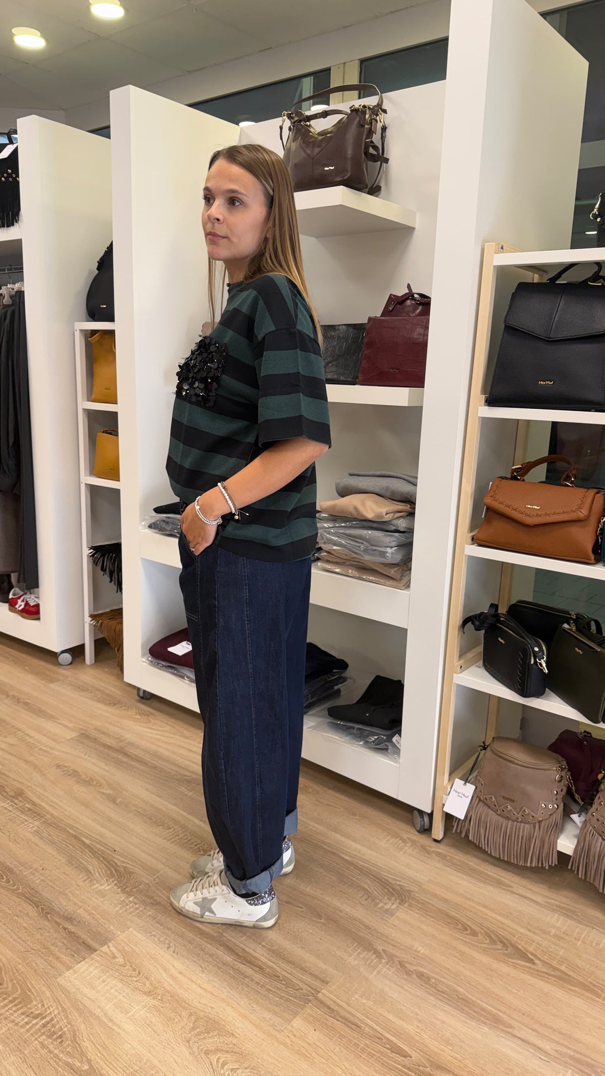MAGLIA RIGA CON TASCA PAILLETTES a scatoletta