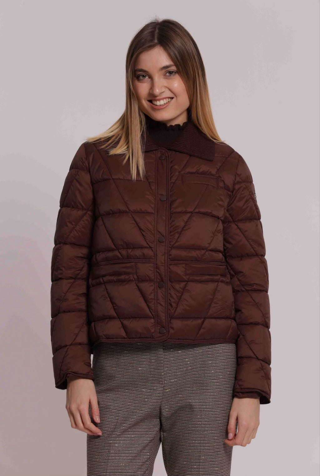PIUMINO CORTO CON COLLETTO IN MAGLIA cento grammi