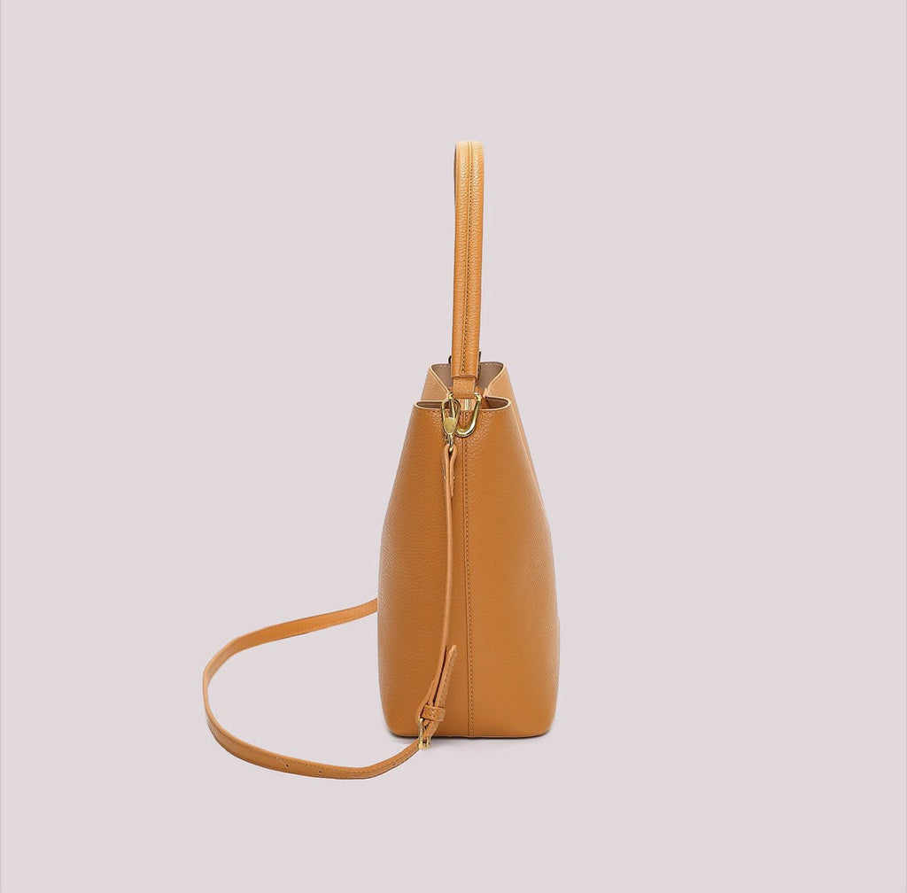 BORSA A SECCHIELLO CON  DETTAGLI SATINATI
