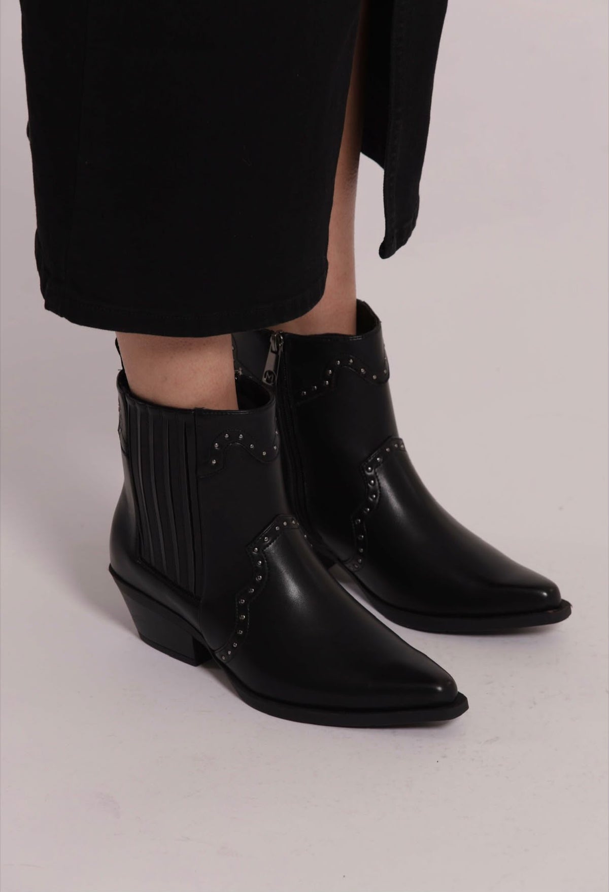 STIVALETTO TEXANO CON BORCHIE