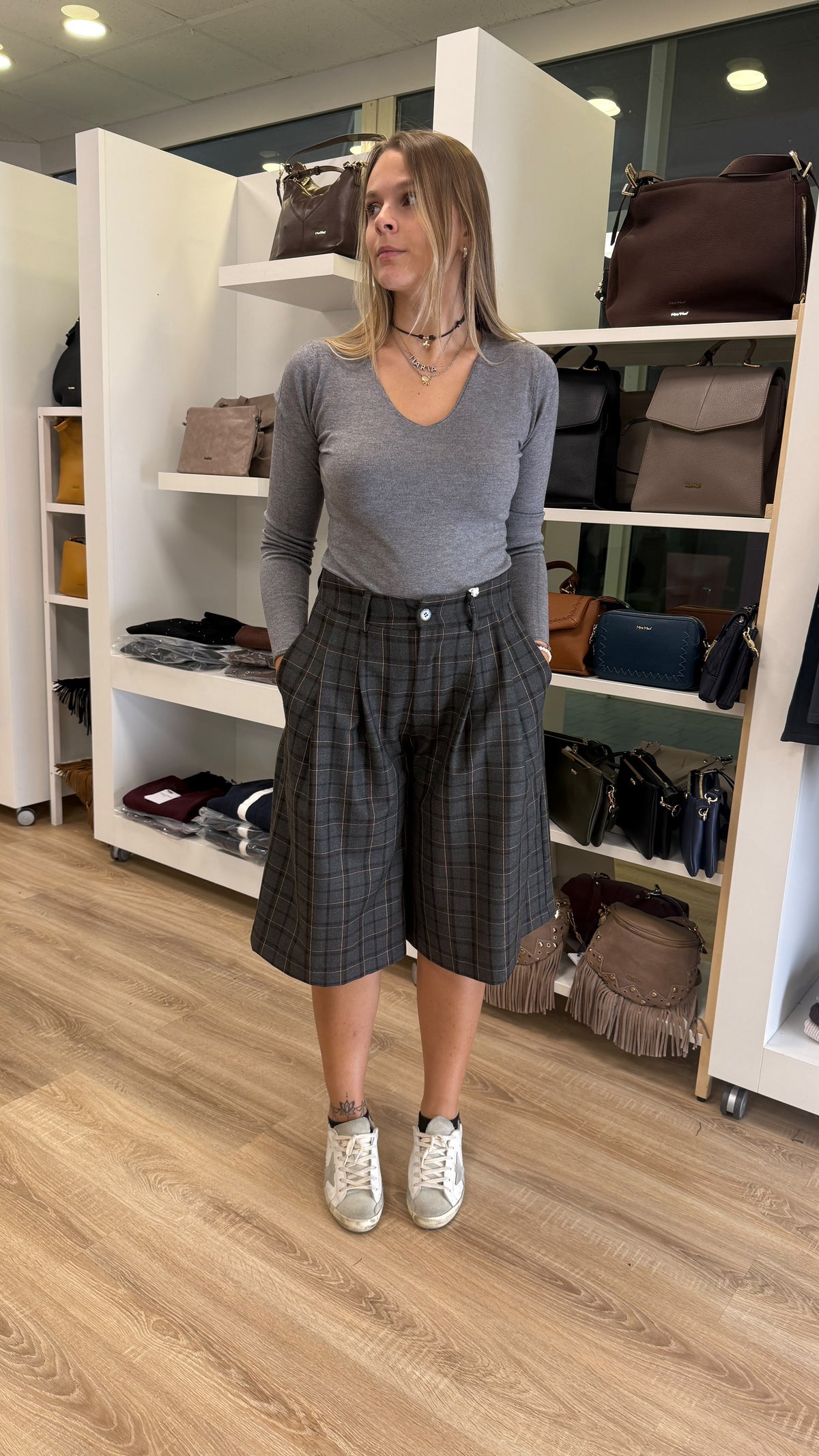 MAGLIA SCOLLO V vestibilità slim
