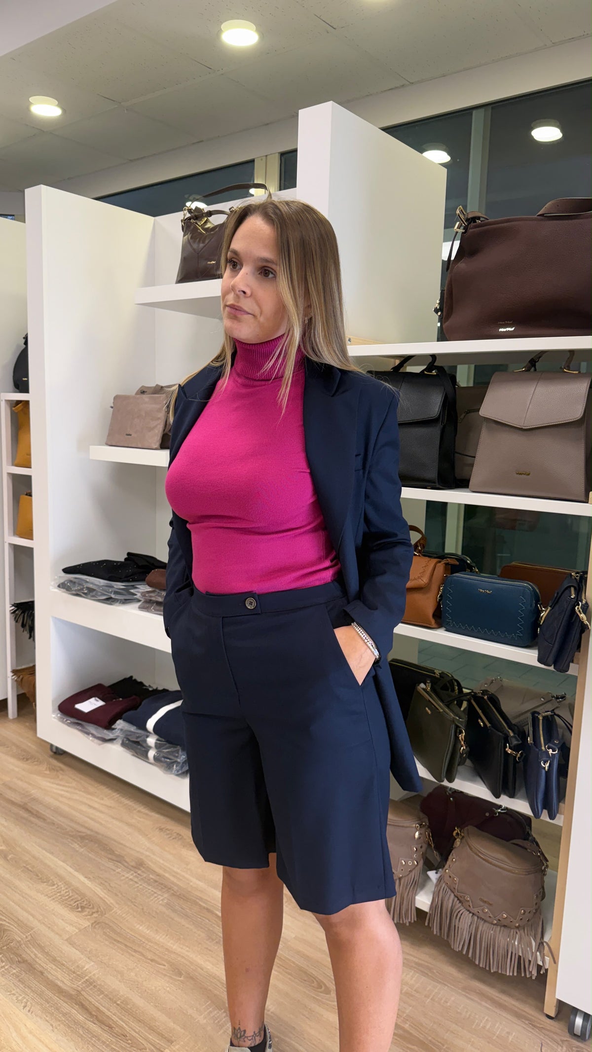 GIACCA MONOPETTO- COMPLETO CON BERMUDA NELLA SEZIONE PANTALONI