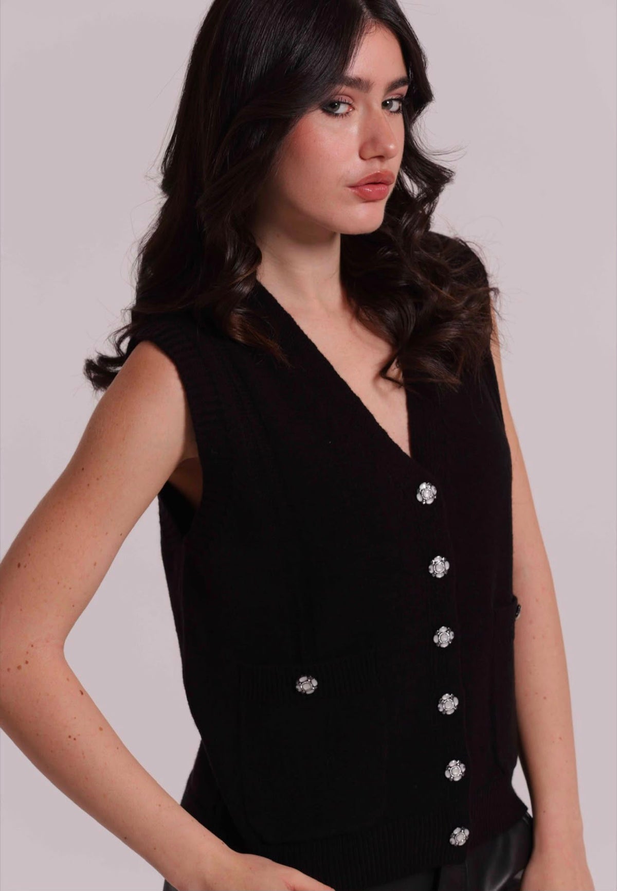 MAGLIA GILET CON BOTTONI GIOIELLO -MIMI’ MUA’