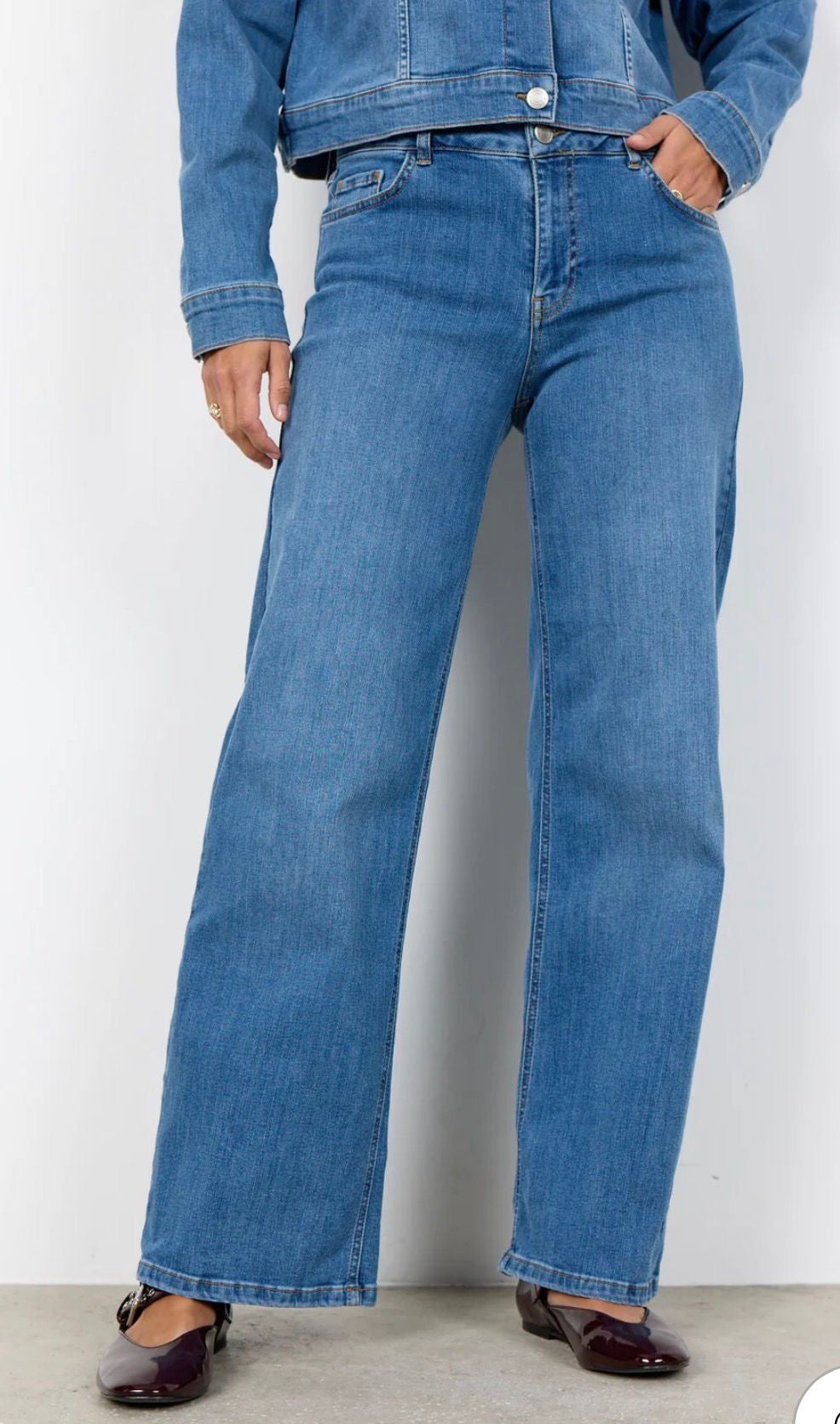 JEANS LIGHT BLUE