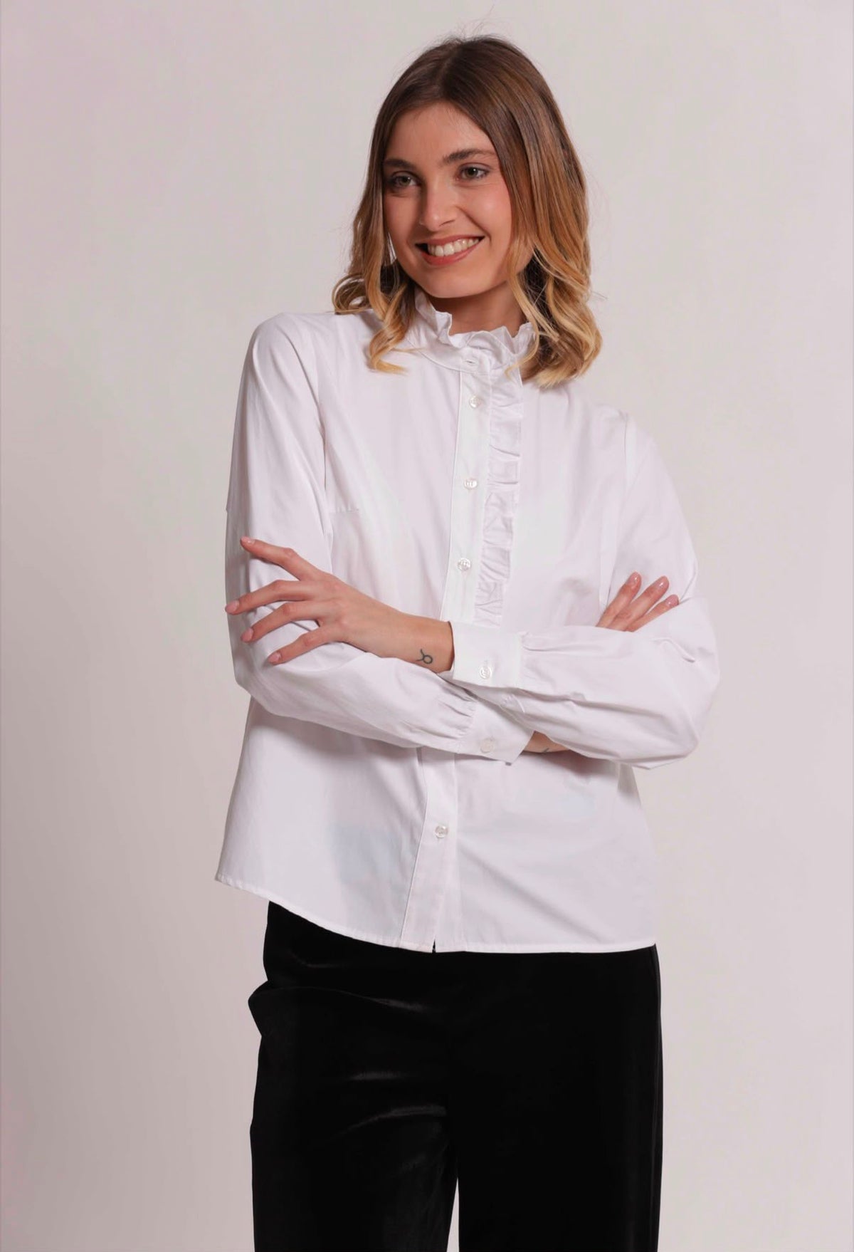 CAMICIA CON ROUGES SUL COLLO -MIMI’ MUA’