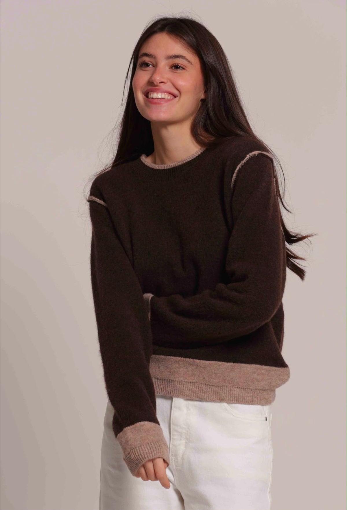 MAGLIA SCOLLO TONDO CON CONTRASTI- MIMI’ MUA’