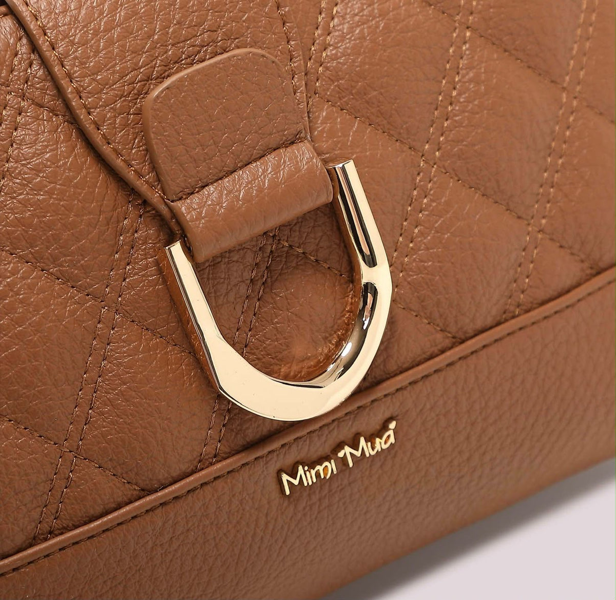BORSA A TRACOLLA TRAPUNTATA CON BASE LISCIA