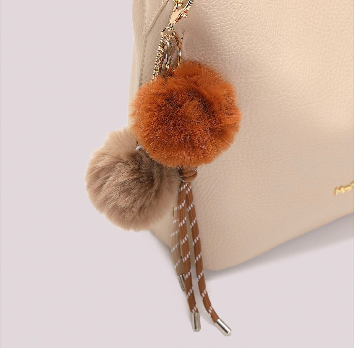 BORSA A SECCHIELLO CON DETTAGLIO APPESO