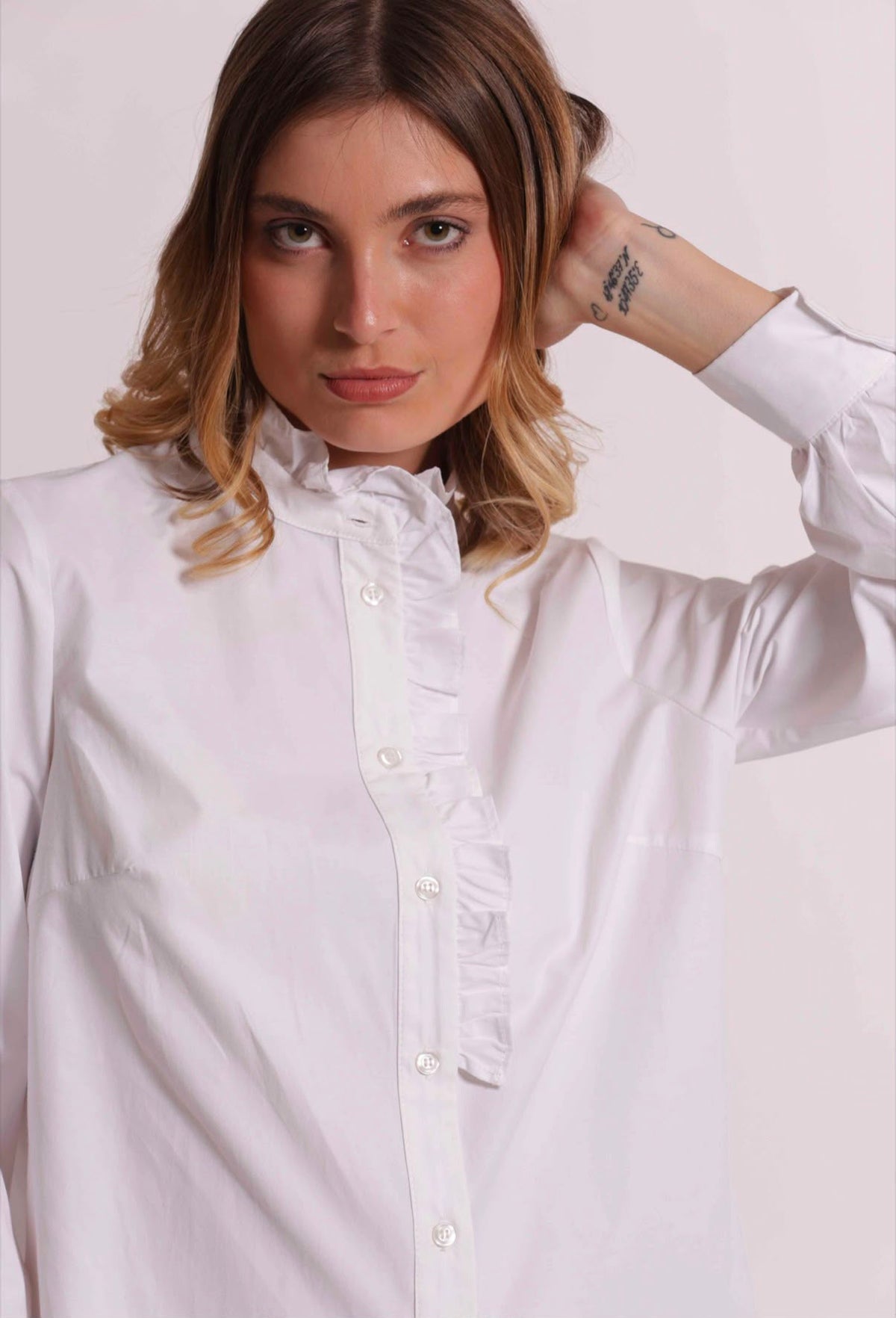 CAMICIA CON ROUGES SUL COLLO -MIMI’ MUA’