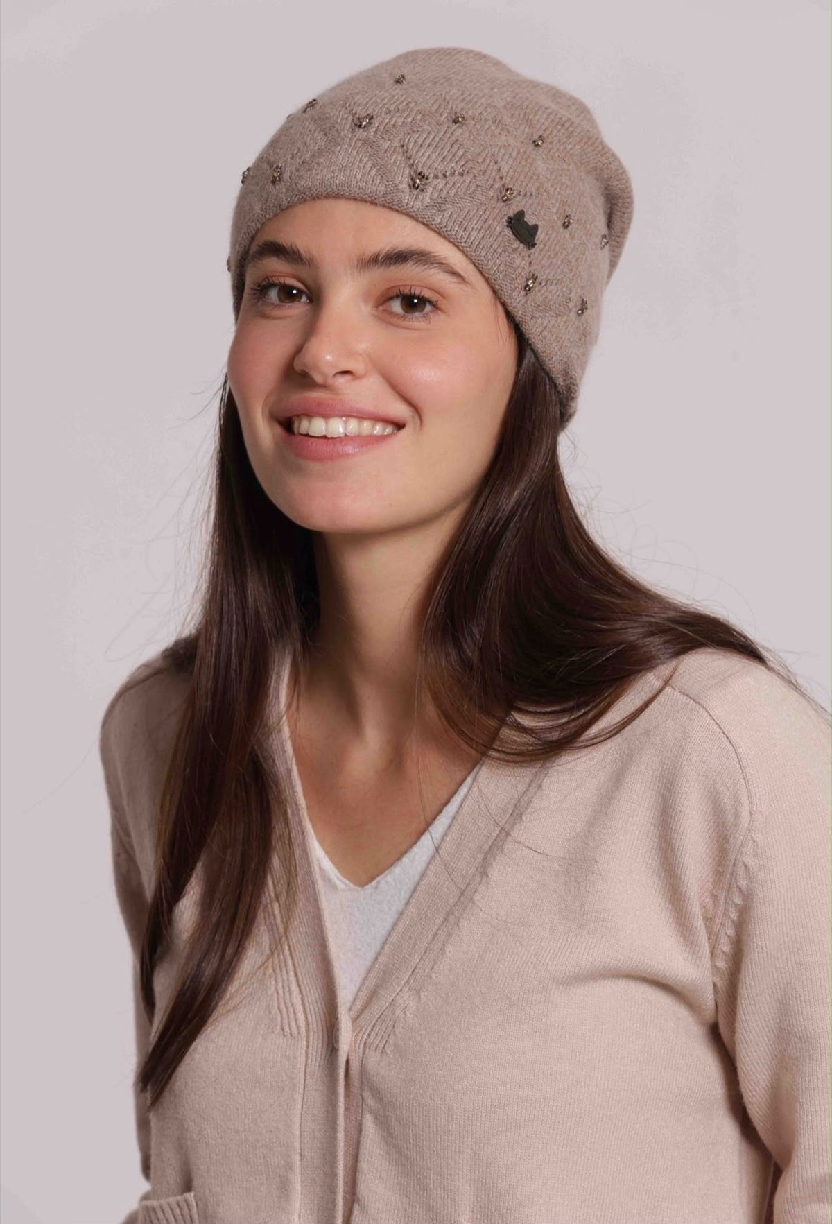 BERRETTO CON BORCHIE DI STRASS