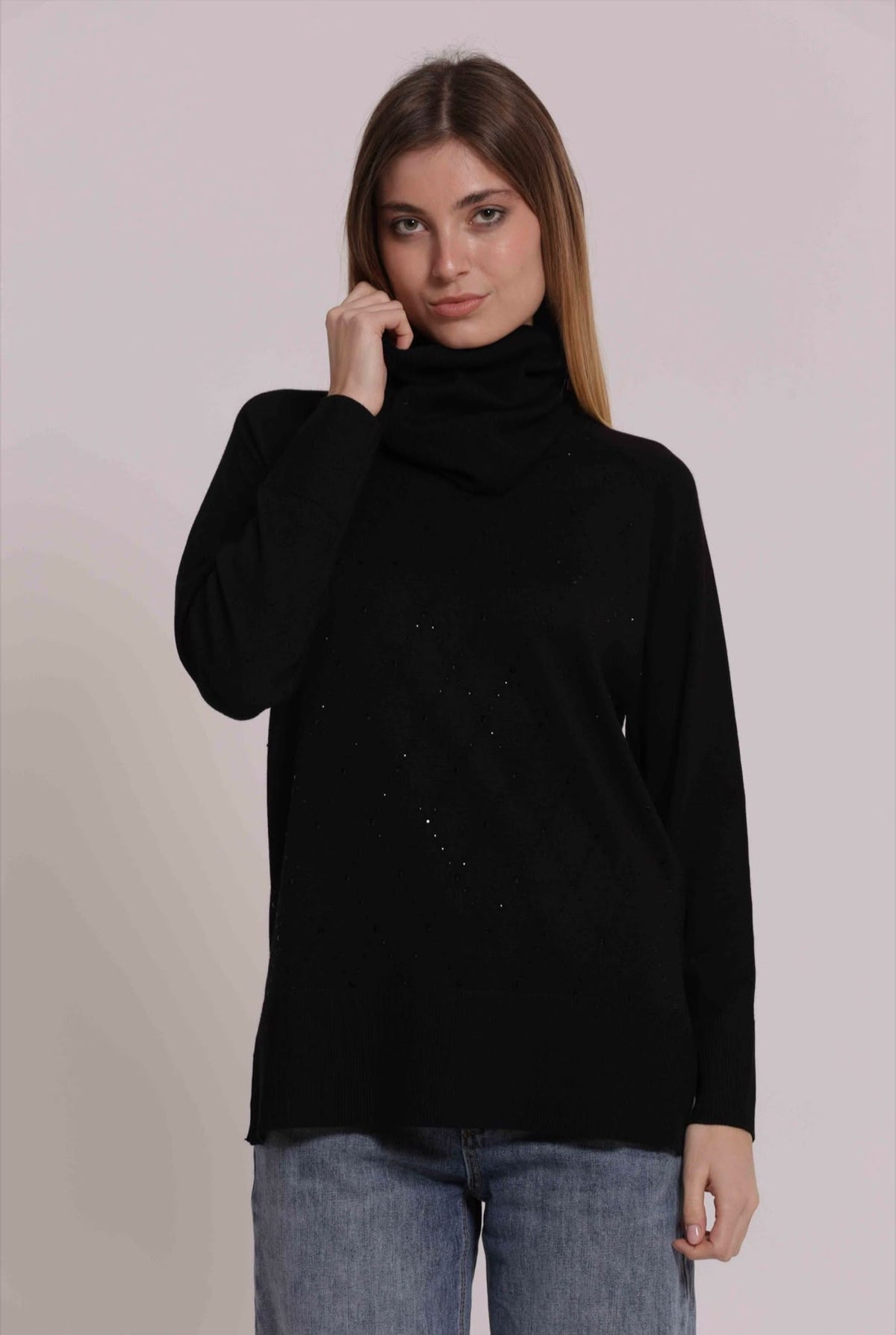 MAGLIA CON STRASS E COLLO REMOVIBILE