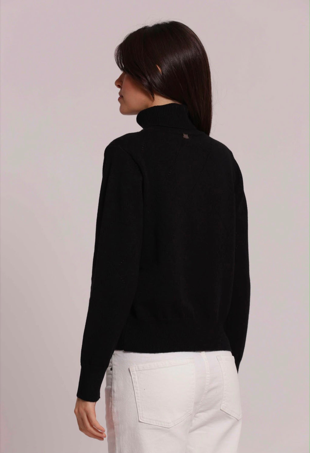MAGLIA COLLO ALTO CON RICAMO LOSANGHE -MIMI’ MUA’