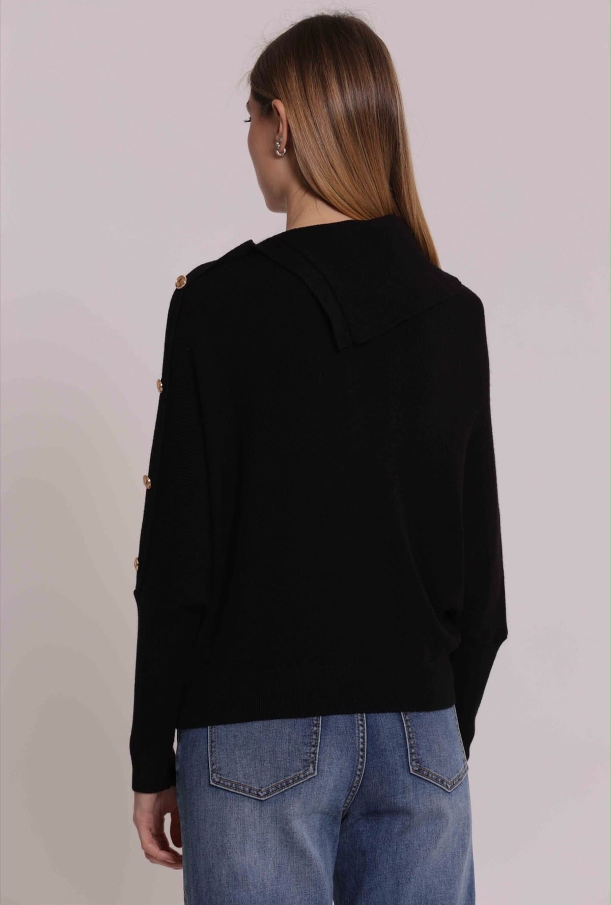 MAGLIA COLLO ALTO CON BOTTONI