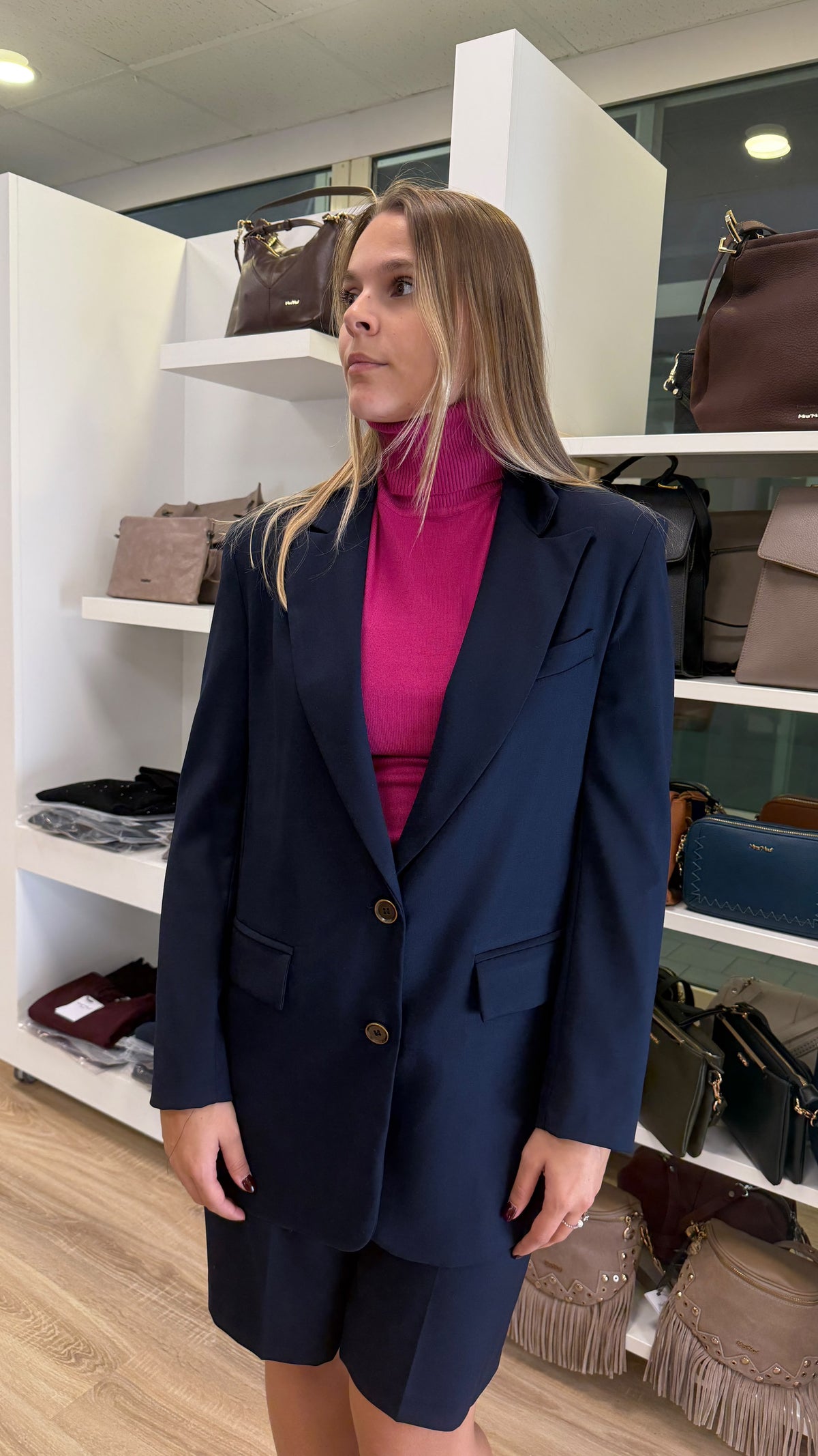 GIACCA MONOPETTO- COMPLETO CON BERMUDA NELLA SEZIONE PANTALONI