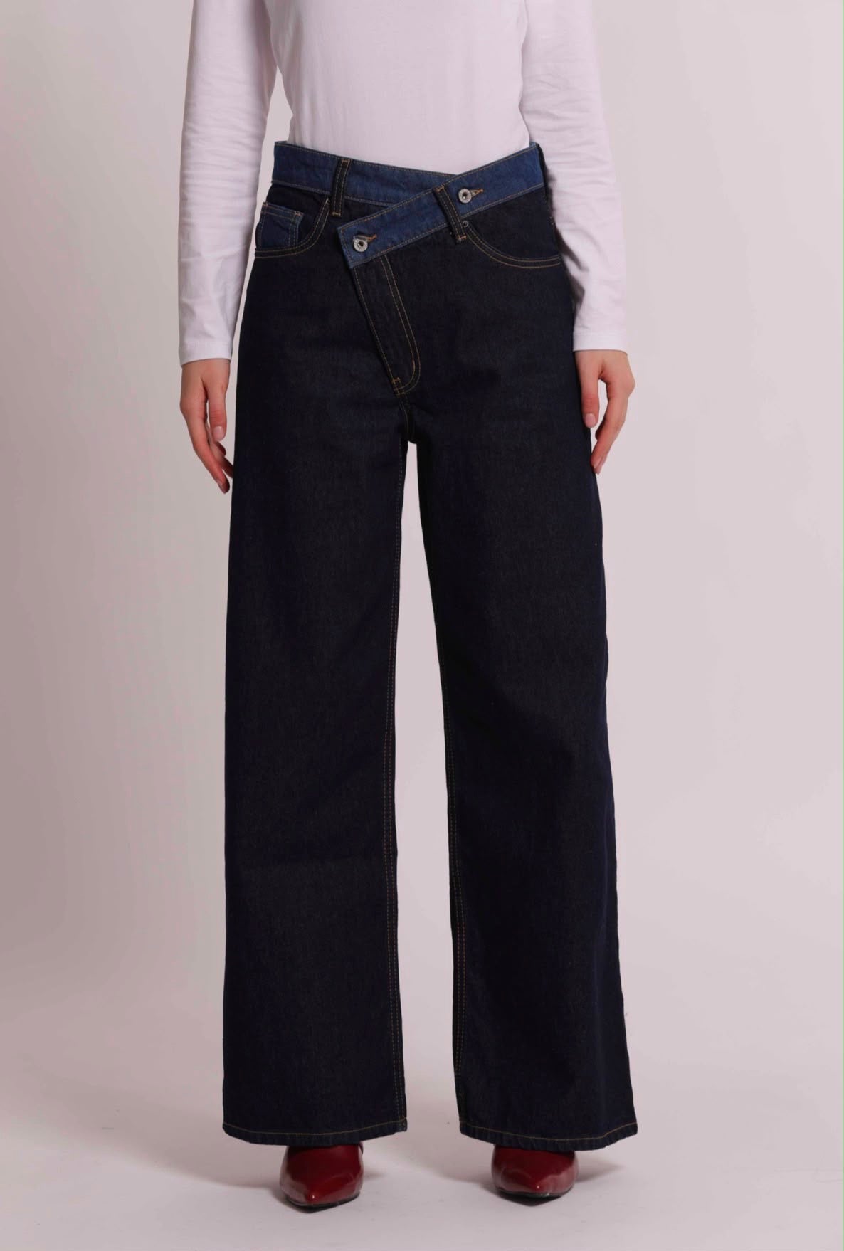 JEANS GAMBA LARGA CON VITA INCROCIATA -MIMI’ MUA’