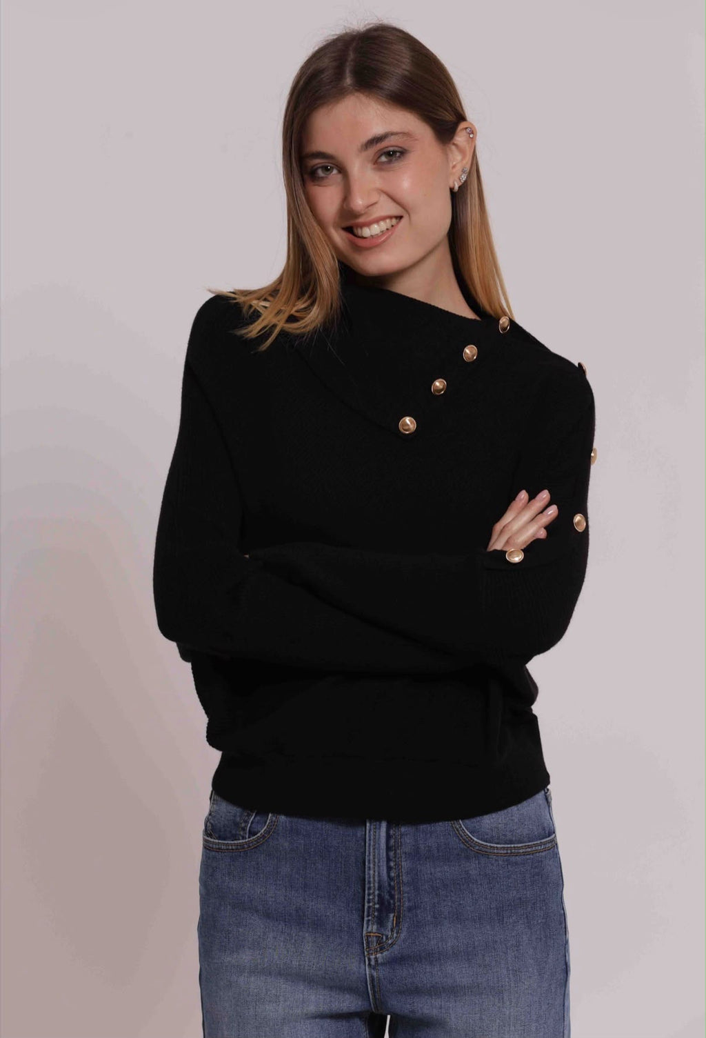 MAGLIA COLLO ALTO CON BOTTONI
