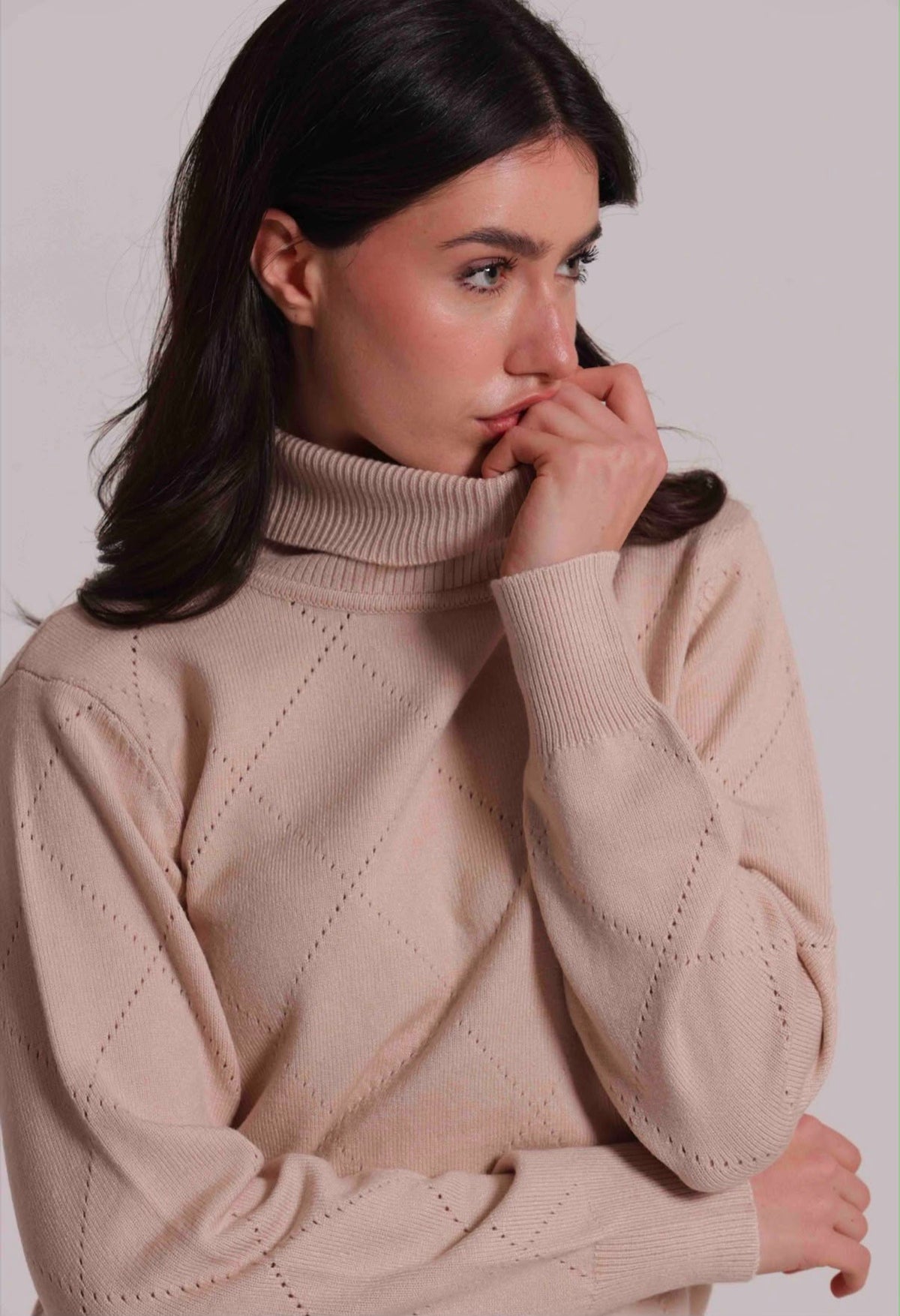 MAGLIA COLLO ALTO CON RICAMO LOSANGHE -MIMI’ MUA’