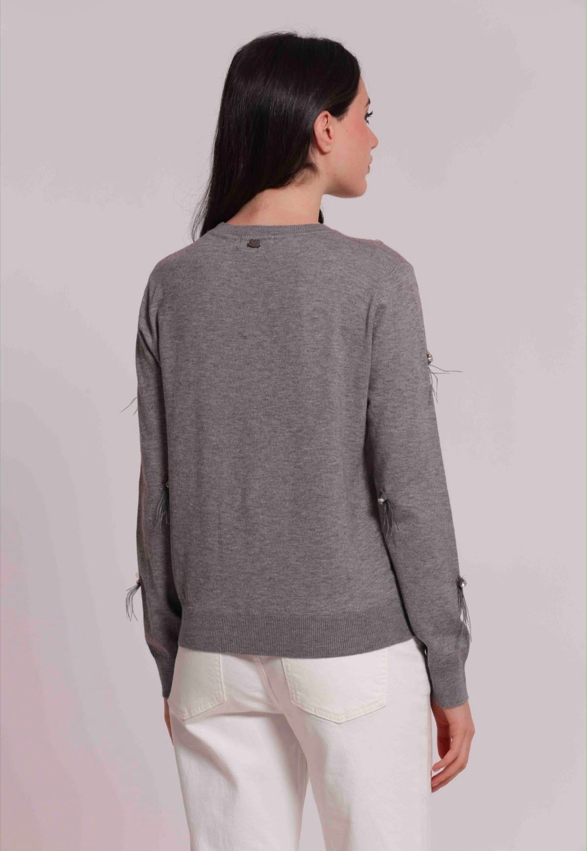 MAGLIA  SCOLLO TONDO CON PIUME E CASTONI- MIMI’ MUA’