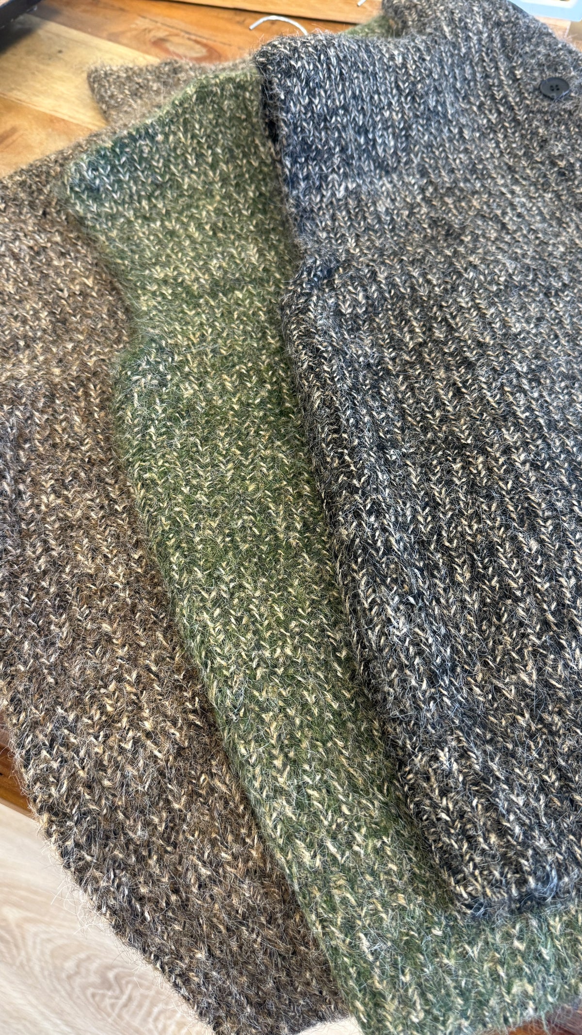 GILET  IN LANA A COSTA INGLESE