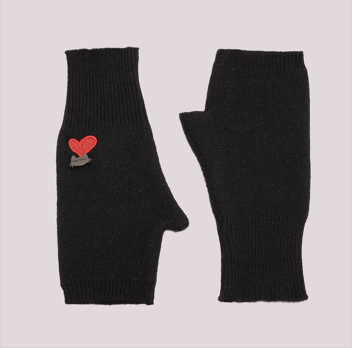 GUANTI CON CUORE RICAMATO- completo con berretto e sciarpa nella categoria accessori