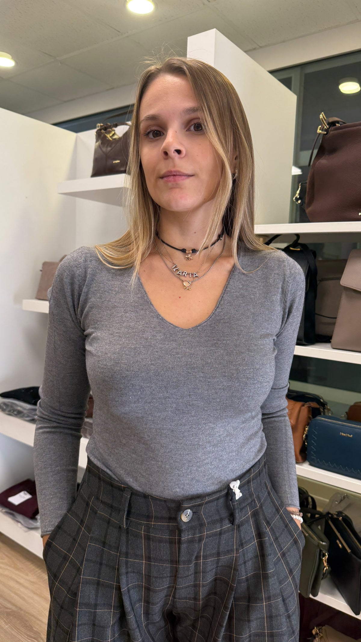 MAGLIA SCOLLO V vestibilità slim