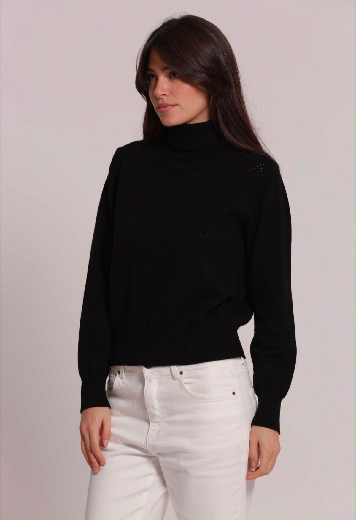 MAGLIA COLLO ALTO CON RICAMO LOSANGHE -MIMI’ MUA’