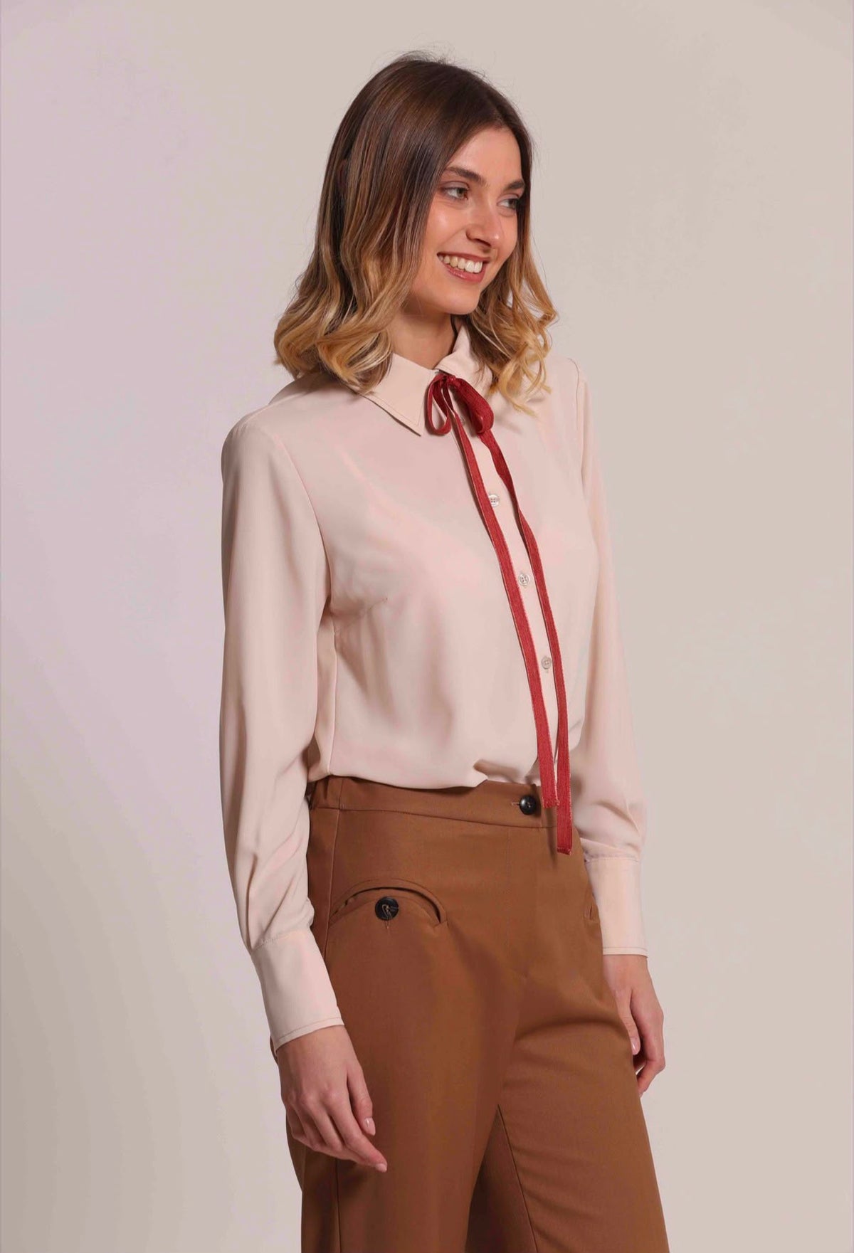 CAMICIA CON FIOCCO